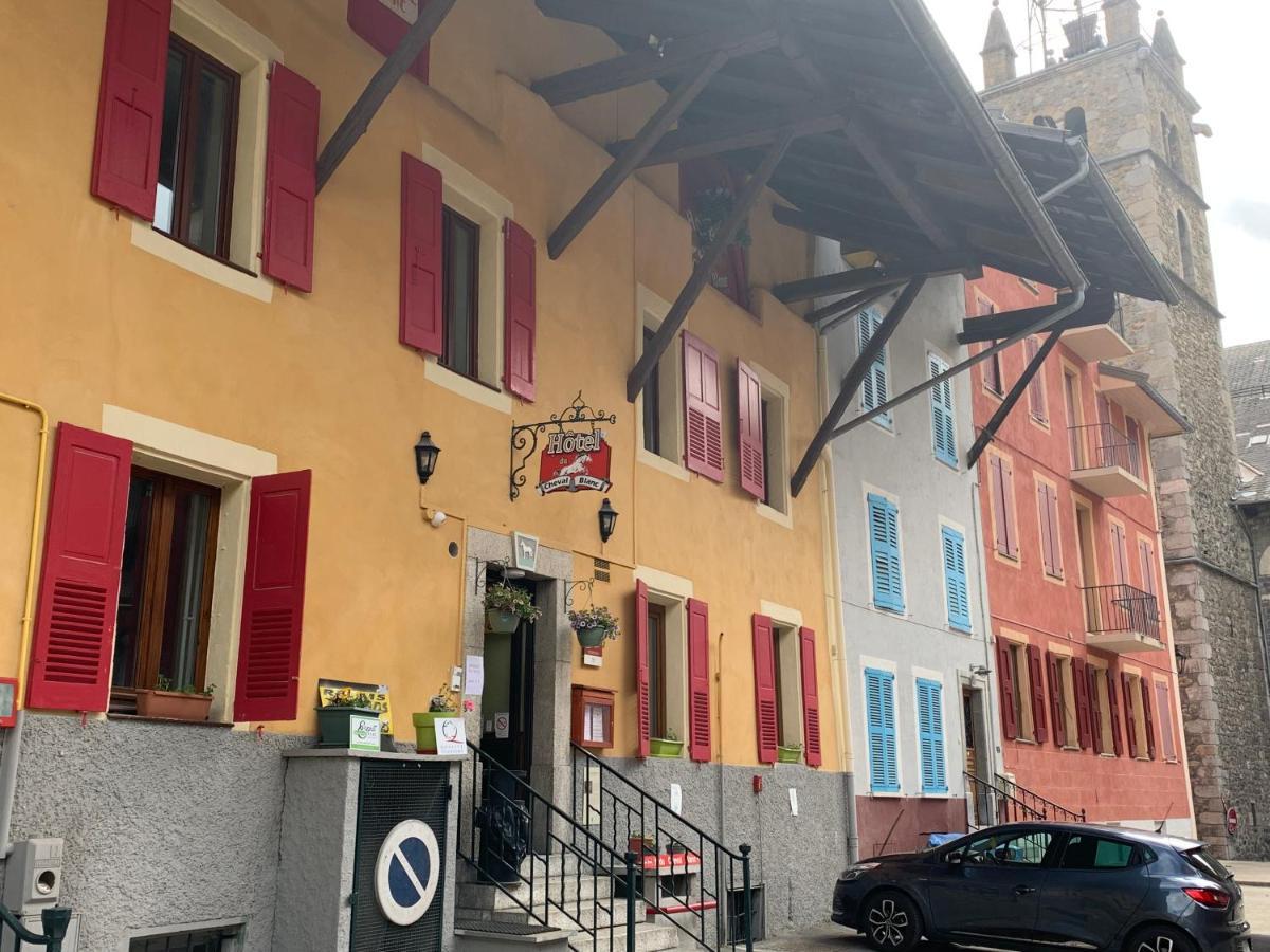 Hotel Du Cheval Blanc Barcelonnette Exterior photo