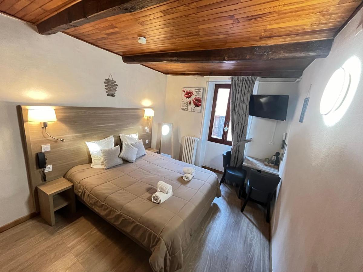 Hotel Du Cheval Blanc Barcelonnette Exterior photo